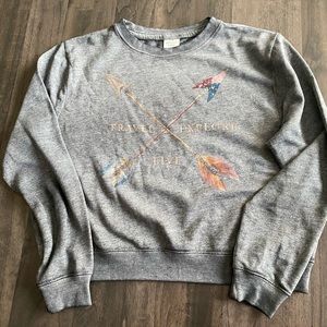 Abercrombie & Fitch cropped crew neck sweatshirt